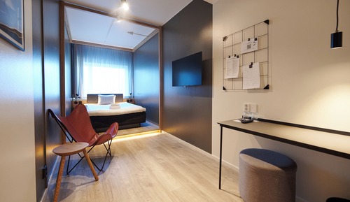 Standard Single Room, 1 Queen Bed