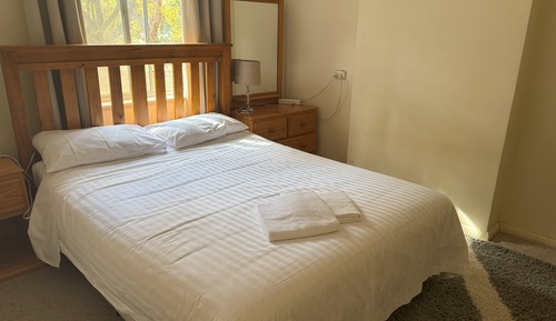 Classic Apartment, 1 Bedroom, Kitchen, River View (Unit 3)