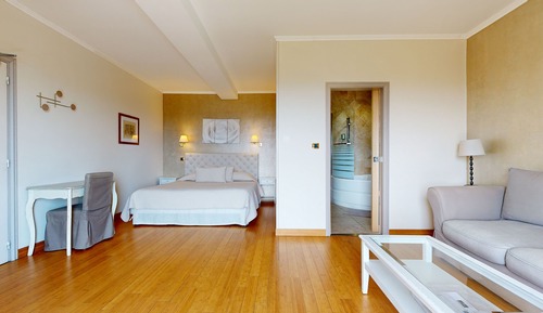 Deluxe Room, Valley View