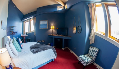 Design Studio Suite, 1 King Bed, Non Smoking (5 Captains Quarters)