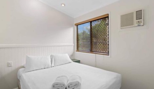 Standard 2 Bedroom Cabin - Sleeps 4