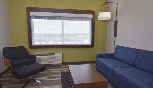 Suite, 1 King Bed with Sofa bed, Accessible (Communications)