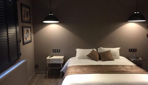 Double Room, Bathtub