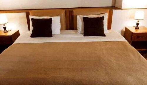 Standard Double Room (4)