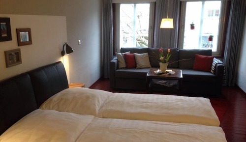 Apartment (rot)