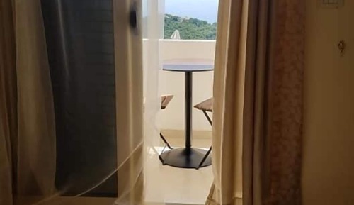 Family Room, Sea View
