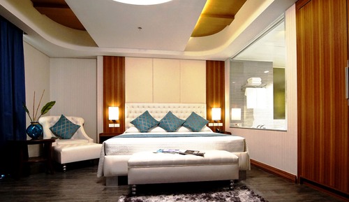 Jacuzzi Suite