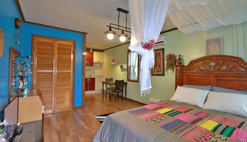 Room (Sapphire)