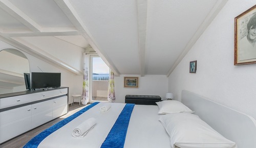 Apartment (A5)