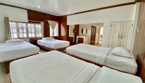 Deluxe Room, Multiple Beds