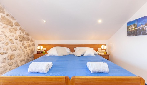 Traditional House (2 Bedrooms)