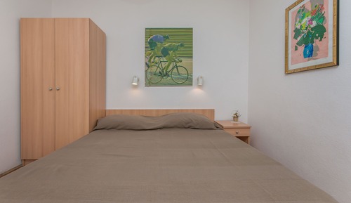 Apartment (A2)