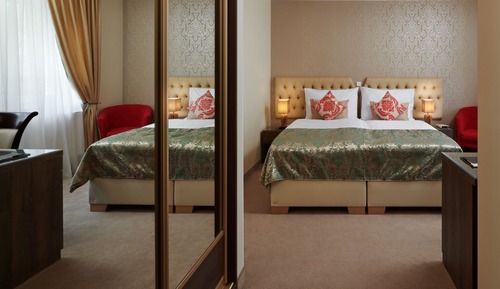 Comfort Room (GOLD)
