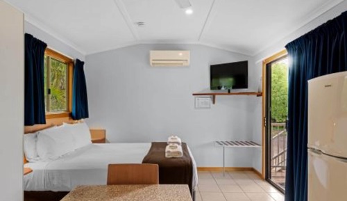 Standard Elevated Studio Cabin - Sleeps 2