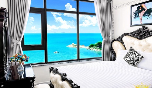Classic Apartment, 2 Bedrooms, Ocean View, Beachfront
