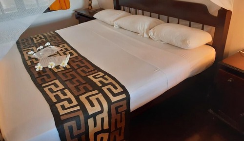 Traditional Studio Suite