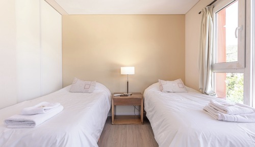 Luxury Apartment, 2 Bedrooms, Mountain View (VC2)