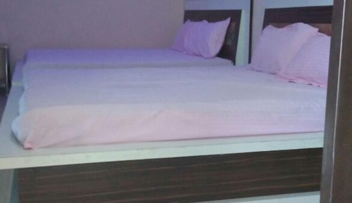 Standard Air Cool Family Room, Shared Bathroom