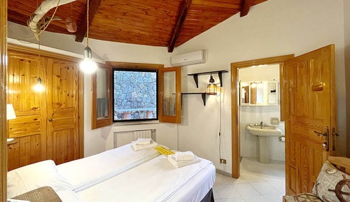 Family Bungalow, 2 Bedrooms, Terrace, Partial Sea View (Vulcano)