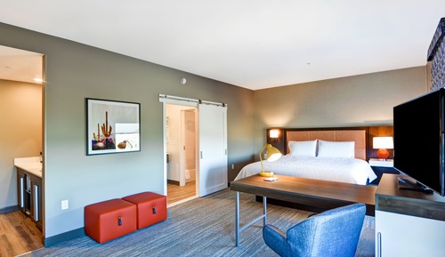 Studio, 1 King Bed, Accessible (Hearing)