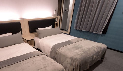 Twin Room, 2 Wide Beds, Smoking (A)