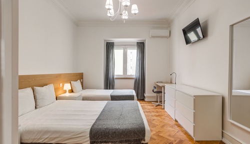 City Triple Room