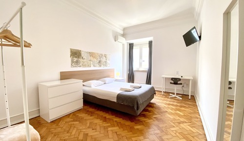 Room, 1 Double Bed, Shared Bathroom (406)