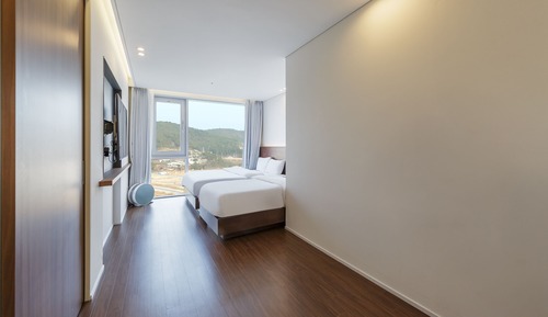 Cove Suite Blue