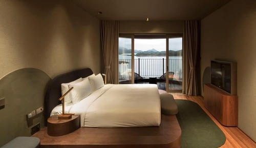 Lakeview Family Suite