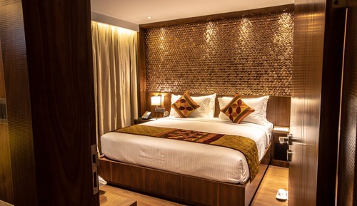 Executive Suite, City View