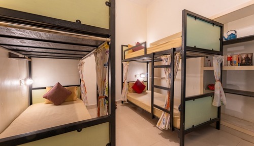 4 Bed Mixed AC Dorm
