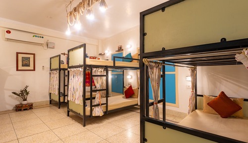 10 Bed Mixed Dorm AC