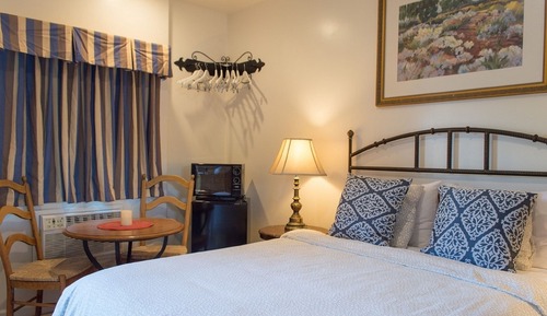 Room, 1 Queen Bed, Ground Floor
