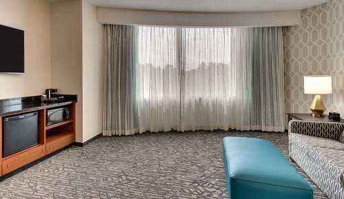 Suite, Multiple Beds, Accessible (2 Rooms, Roll in Shower, Soaking Tub)
