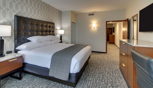 Suite, 1 King Bed with Sofa bed, Accessible (2 Rooms, Roll in Shower, Soaking Tub)