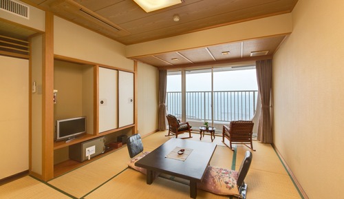 Standard Japanese Style Room For 4 People with Private Shower and Toilet, Non Smoking