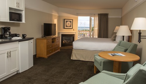 King Suite with Whirlpool, Pet Free