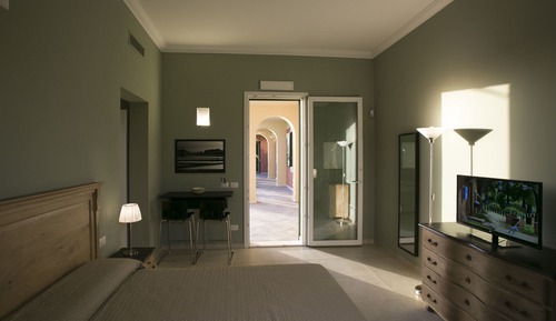 Standard Studio, Patio