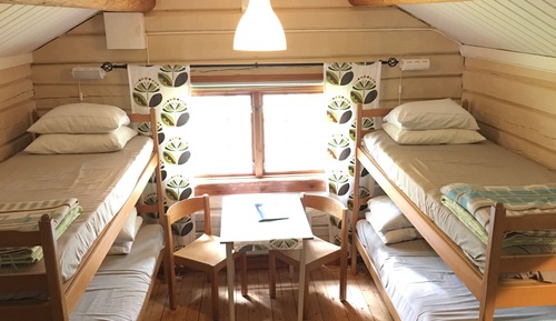 Cabin (4 beds, shared bathroom)