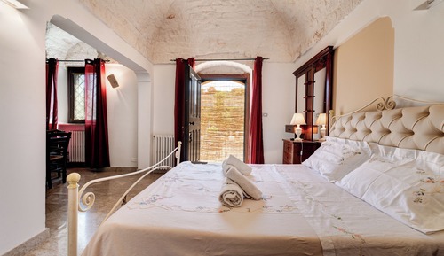 Luxury Apartment, 1 Queen Bed, Air conditioning, Garden View