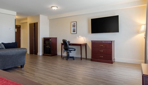 Suite, 1 King Bed, Non Smoking
