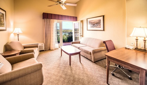 Executive Suite, 1 King Bed, Accessible, Non Smoking (Lake View, Patio, Tub with Grab Bars)