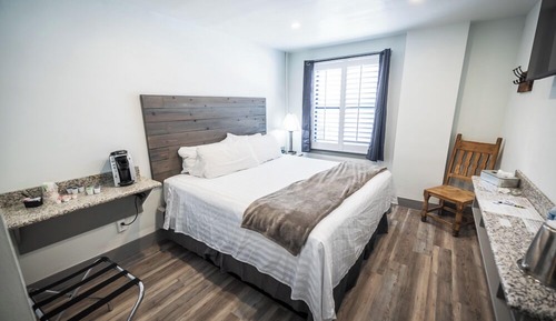 Deluxe Room, 1 King Bed