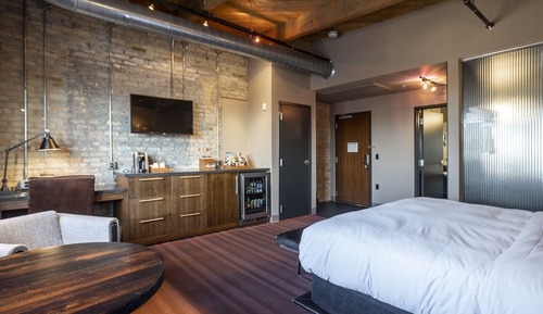 Premium Room, 1 King Bed, City View