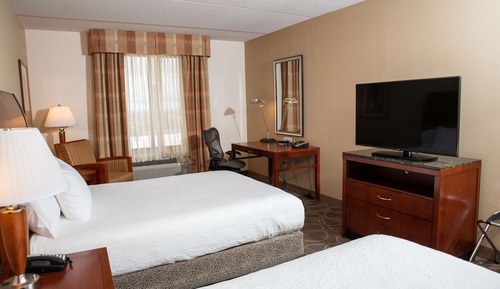 Two queen beds evolution room