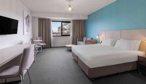 Standard Room, 1 King Bed
