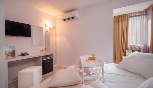 Standard Double Room, 1 Queen Bed, Mountain View
