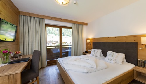 Standard Single Room, Balcony, Mountain View (Classic)