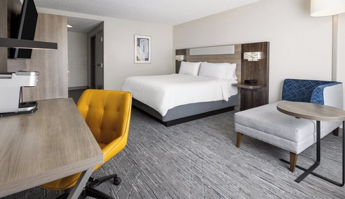Standard Room, 1 King Bed (LEISURE)