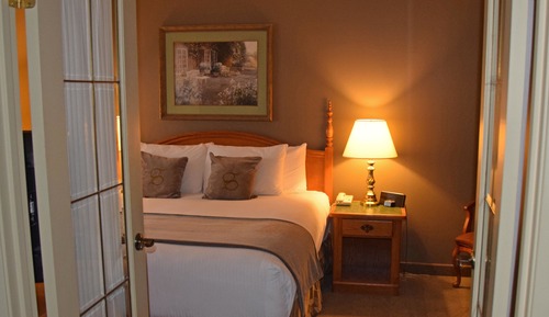 Executive Suite, 1 King Bed with Sofa bed